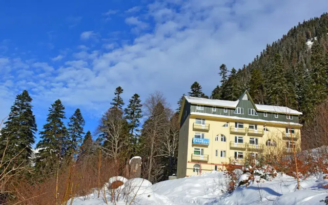 Hotel Elbrus вид на фасад