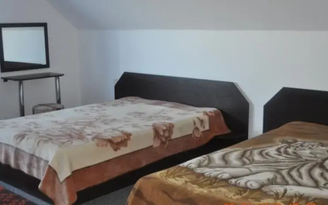 1000 Stars Hotel комната для гостей