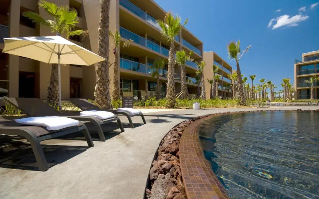 Апартаменты Salgados Palm Village Apartments & Suites - All Inclusive бассейн