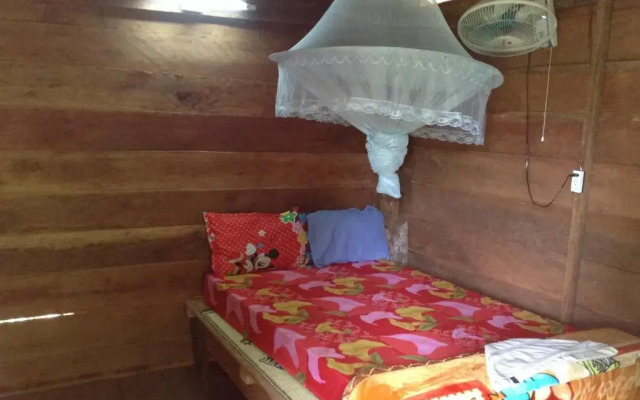 Отель Happy Elephant Bungalows комната для гостей