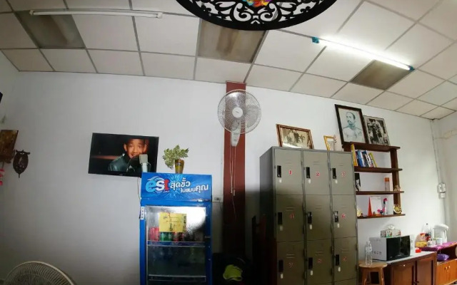 R One 24 7 Hostel Бангкок интерьер отеля