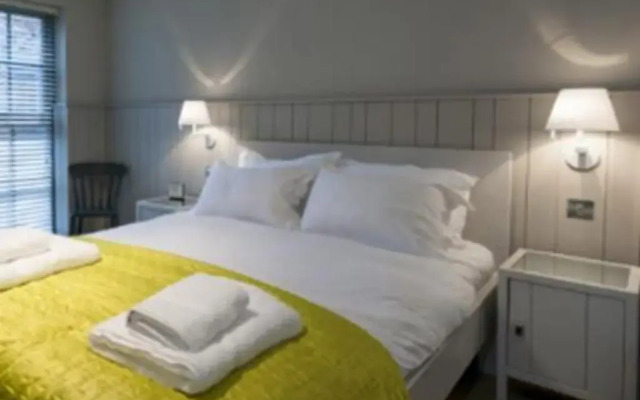 Отель The Lawrance Luxury Aparthotel - York комната для гостей