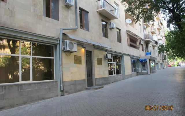 Отель Stay In Heart Of Yerevan вид на фасад