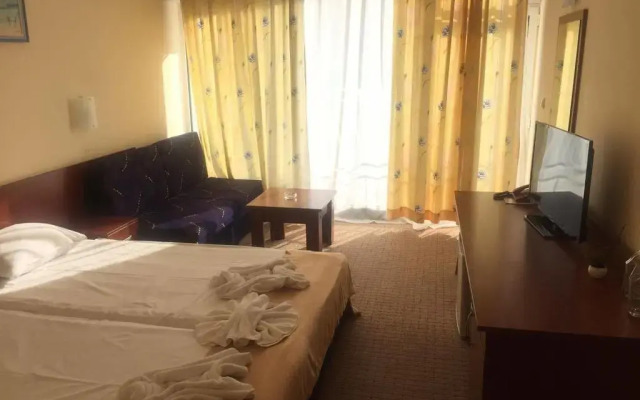 Family Hotel Eliri комната для гостей