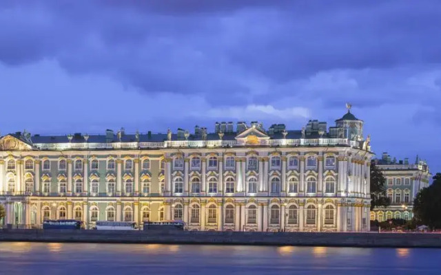 Wow Hotel on Nevsky вид на фасад