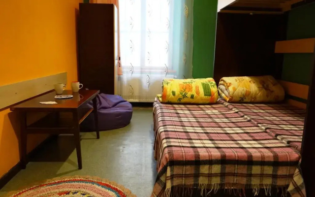 Happy Hostel комната для гостей
