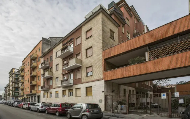 Апартаменты Cassala Halldis Apartments Милан вид на фасад