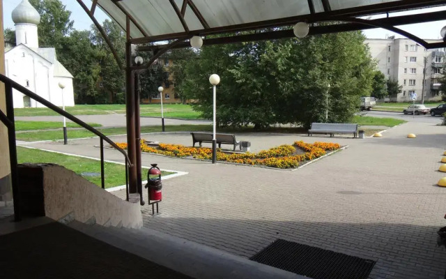 Гостиница Новгородская вид на фасад