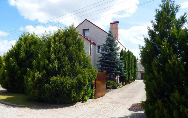Гостиница Cottage V Sosnah вид на фасад