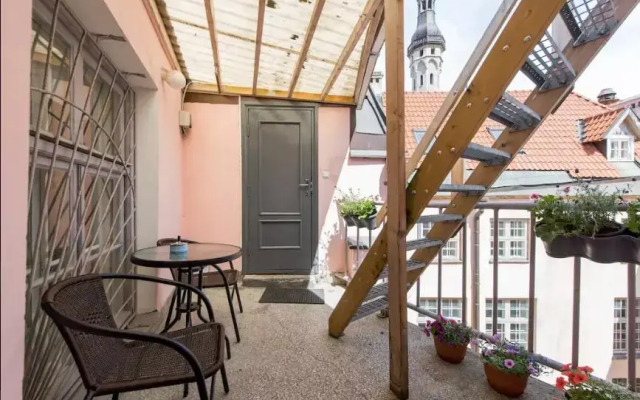 Апартаменты Tallinn City Apartments Town Hall Square вид на фасад