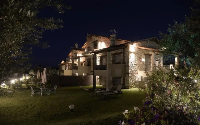 Отель Five Senses Luxury Villas вид на фасад