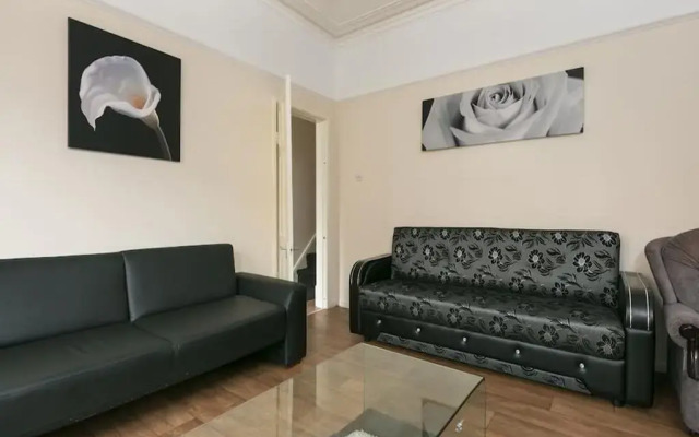 Отель Chorlton Short Term South Manchester Townhouse комната для гостей