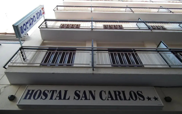 Отель Hostal San Carlos Испания, Льорет-де-Мар - отзывы, цены и фото номеров - забронировать отель Hostal San Carlos онлайн вид на фасад