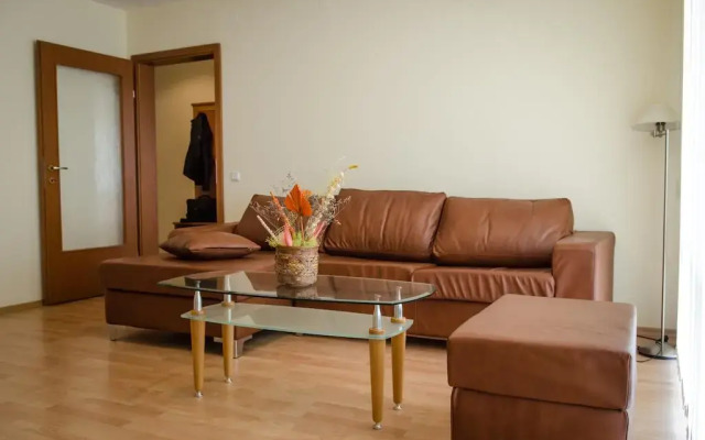 Апартаменты Privilege Fort Beach Apartments Елените комната для гостей