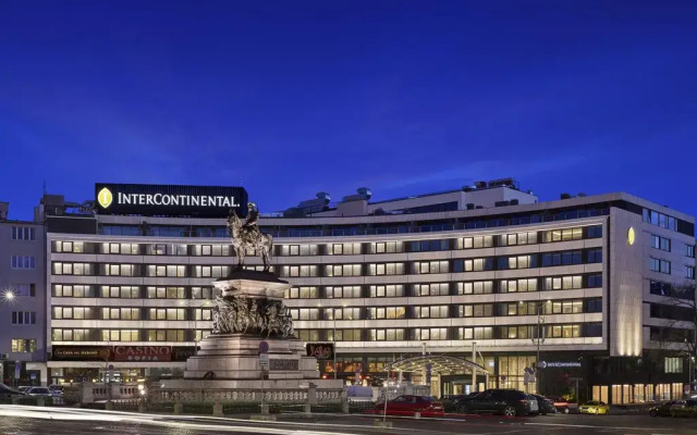 Отель InterContinental Sofia вид на фасад