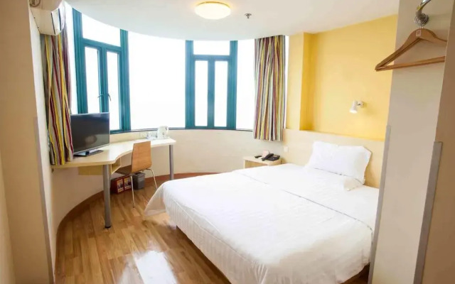 Отель 7Days Inn Xi'an Big Wild Goose Pagoda East Xiaozhao Road Китай, Сиань - отзывы, цены и фото номеров - забронировать отель 7Days Inn Xi'an Big Wild Goose Pagoda East Xiaozhao Road онлайн комната для гостей