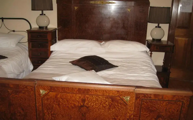 Old Castle House In Quilty Ireland From 332 Photos Reviews Zenhotels Com