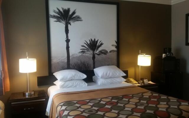 Super 8 by Wyndham Los Angeles-Culver City Area 1