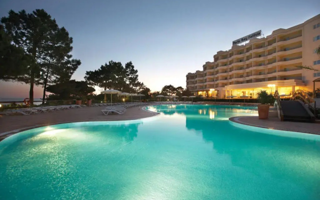 Отель PortoBay Falésia бассейн
