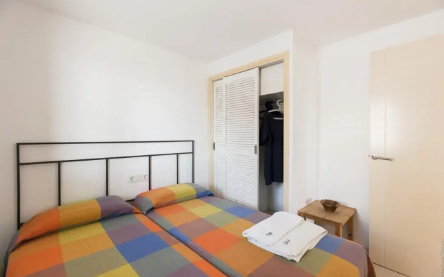 Отель Apartaments Stella Maris Испания, Курорт Росес - отзывы, цены и фото номеров - забронировать отель Apartaments Stella Maris онлайн комната для гостей
