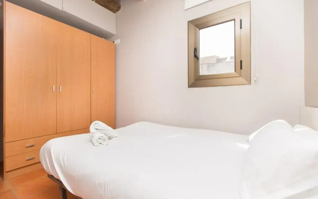 Апартаменты Ainb Raval Hospital Apartments Барселона комната для гостей