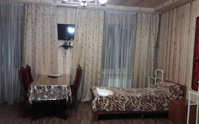 Гостиница Adel Hotel в Домбае отзывы, цены и фото номеров - забронировать гостиницу Adel Hotel онлайн Домбай комната для гостей