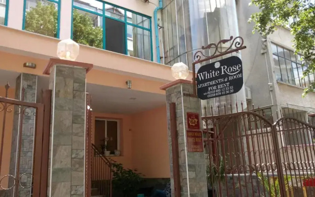 Апартаменты White Rose Apartments вид на фасад