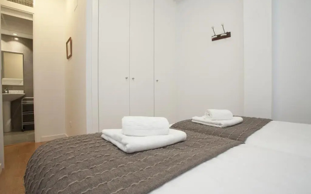 Отель Singularstays Plaza Redonda Валенсия комната для гостей