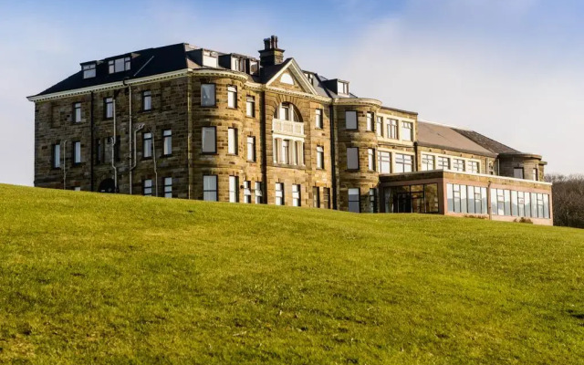 Raven Hall Country House Hotel вид на фасад