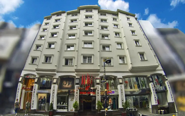 Gold Hotel вид на фасад