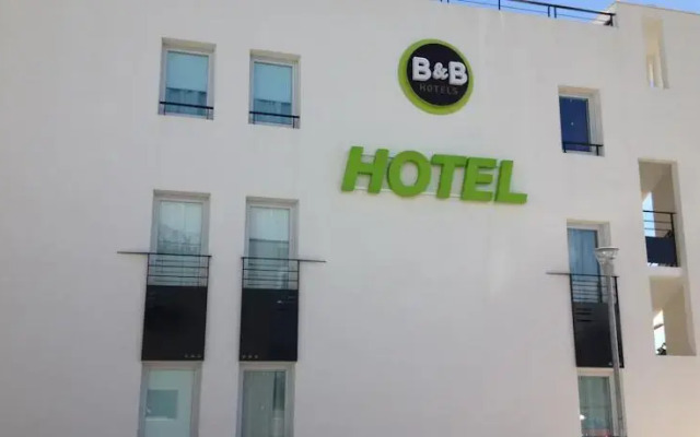 Отель B&B Hôtel CANNES Ouest La Bocca вид на фасад