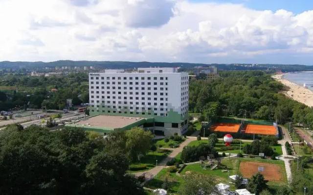 Отель Novotel Gdansk Marina вид на фасад