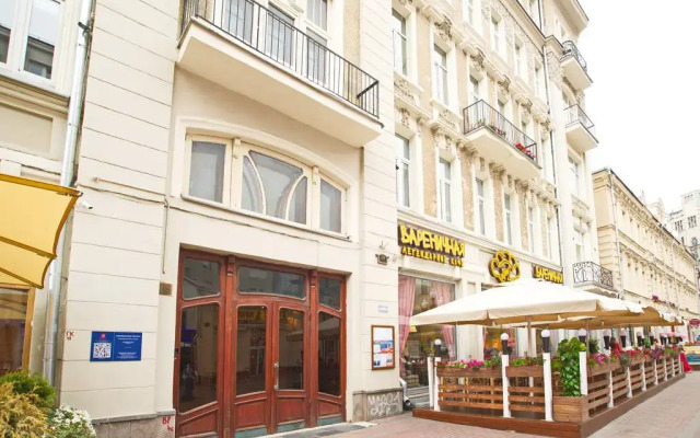 Гостиница Arbat Cinema Hostel в Москве 5 отзывов об отеле, цены и фото номеров - забронировать гостиницу Arbat Cinema Hostel онлайн Москва вид на фасад
