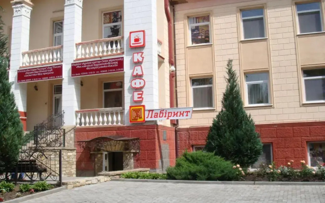 Гостиница Filvarki-Centre вид на фасад