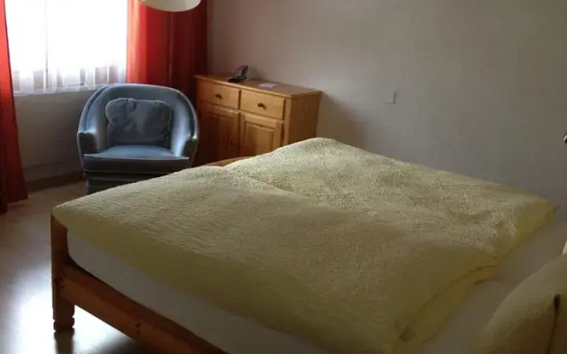 Hotel Alpina комната для гостей