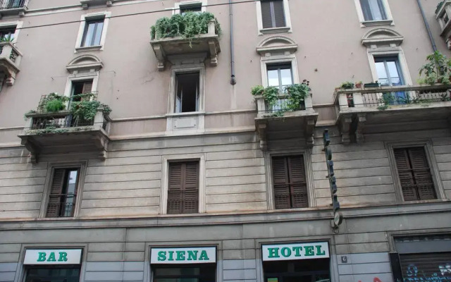 Hotel Siena вид на фасад