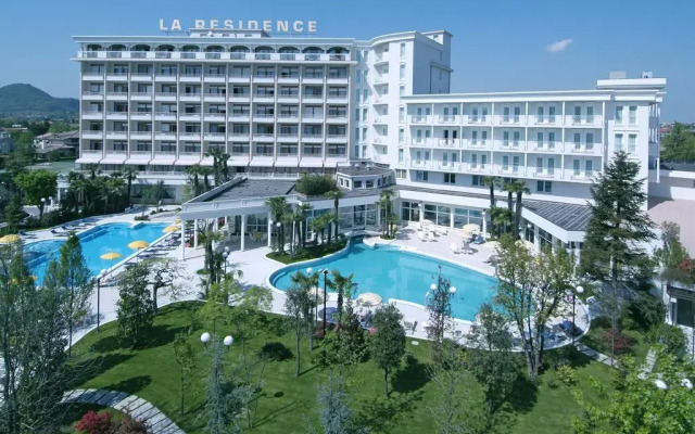 Отель La Residence & Idrokinesis® Италия, Абано-Терме - 1 отзыв об отеле, цены и фото номеров - забронировать отель La Residence & Idrokinesis® онлайн вид на фасад