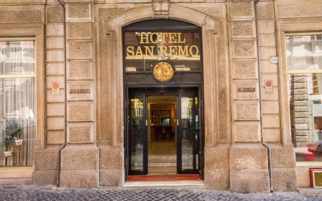 Отель San Remo Рим вид на фасад