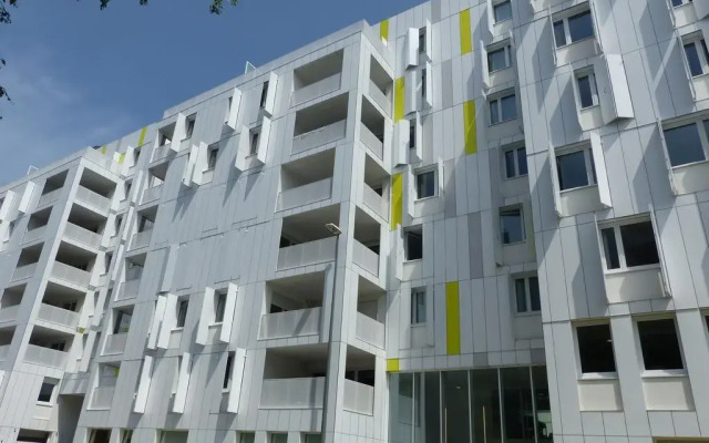 Hotel Paris Saint-Ouen вид на фасад