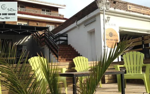 Отель Loredo Surf House вид на фасад