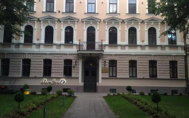 Апартаменты Quiet Center Apartment вид на фасад