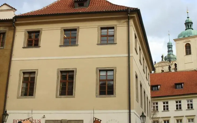 Апартаменты Apartment Siroka 14 вид на фасад