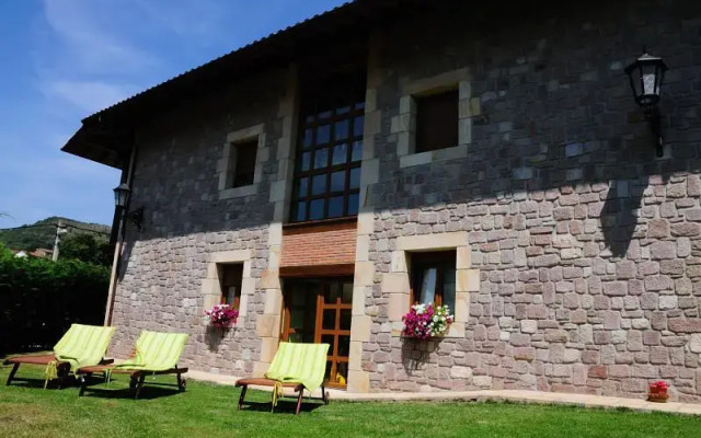 Отель Posada El Corcal De Liébana вид на фасад