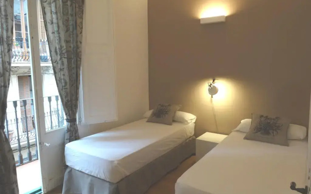 Отель Barcelona Just Like Home Испания, Барселона - отзывы, цены и фото номеров - забронировать отель Barcelona Just Like Home онлайн комната для гостей