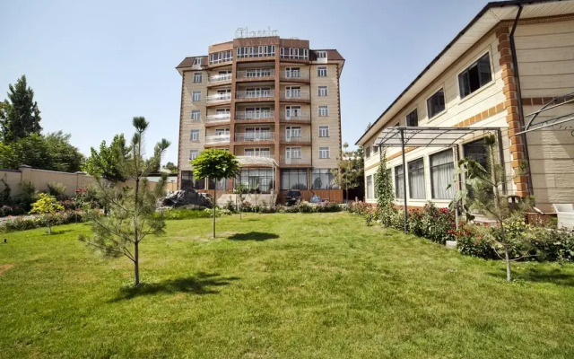 Hotel Classic вид на фасад