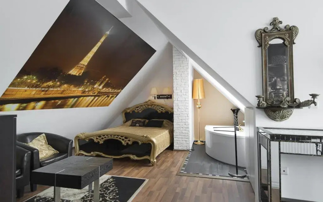 Отель Penthouse Suites Gold комната для гостей