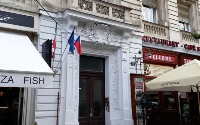 Апартаменты Apartments 39 Wenceslas Square вид на фасад