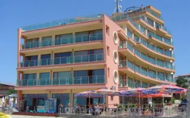 Отель Sunny Bay Aparthotel вид на фасад