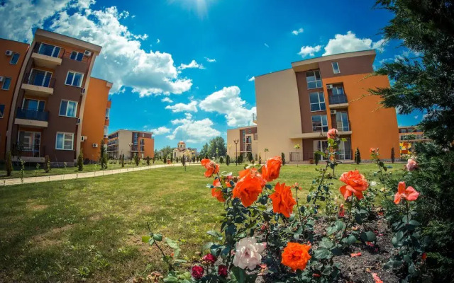 Апартаменты Holiday and Orchid Fort Noks Apartments Солнечный берег