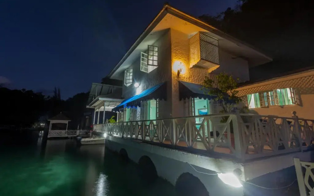 Отель Pelican Villa вид на фасад